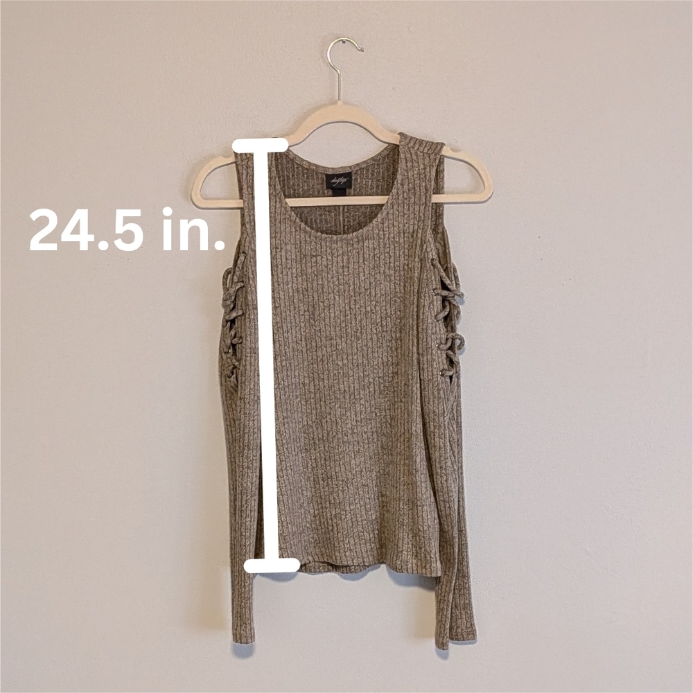DAYTRIP Cold Shoulder Top. Women's Size Medium - Picture 6 of 8
